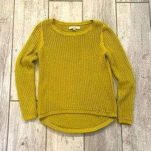 Beautiful yellow loft sweater with high low back. Looks great with jeans.